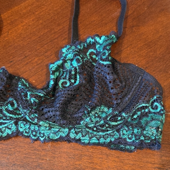 (J15) Source Unknown Black and Green Lace Bra with Underwire - Picture 2 of 6